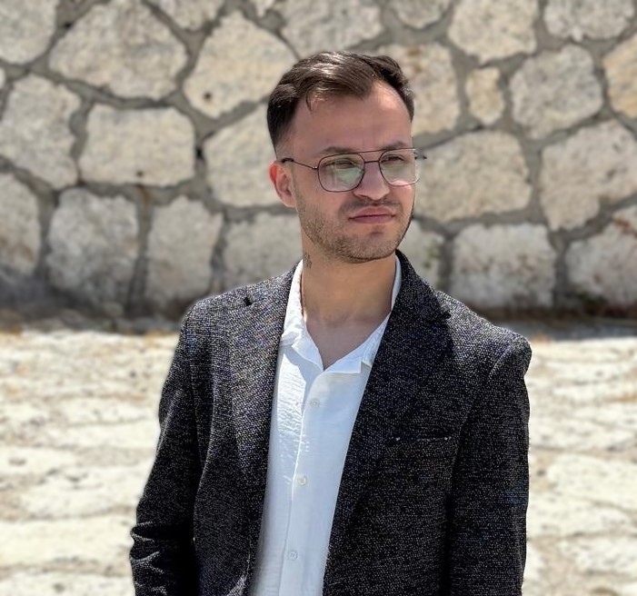 Hakan Özer